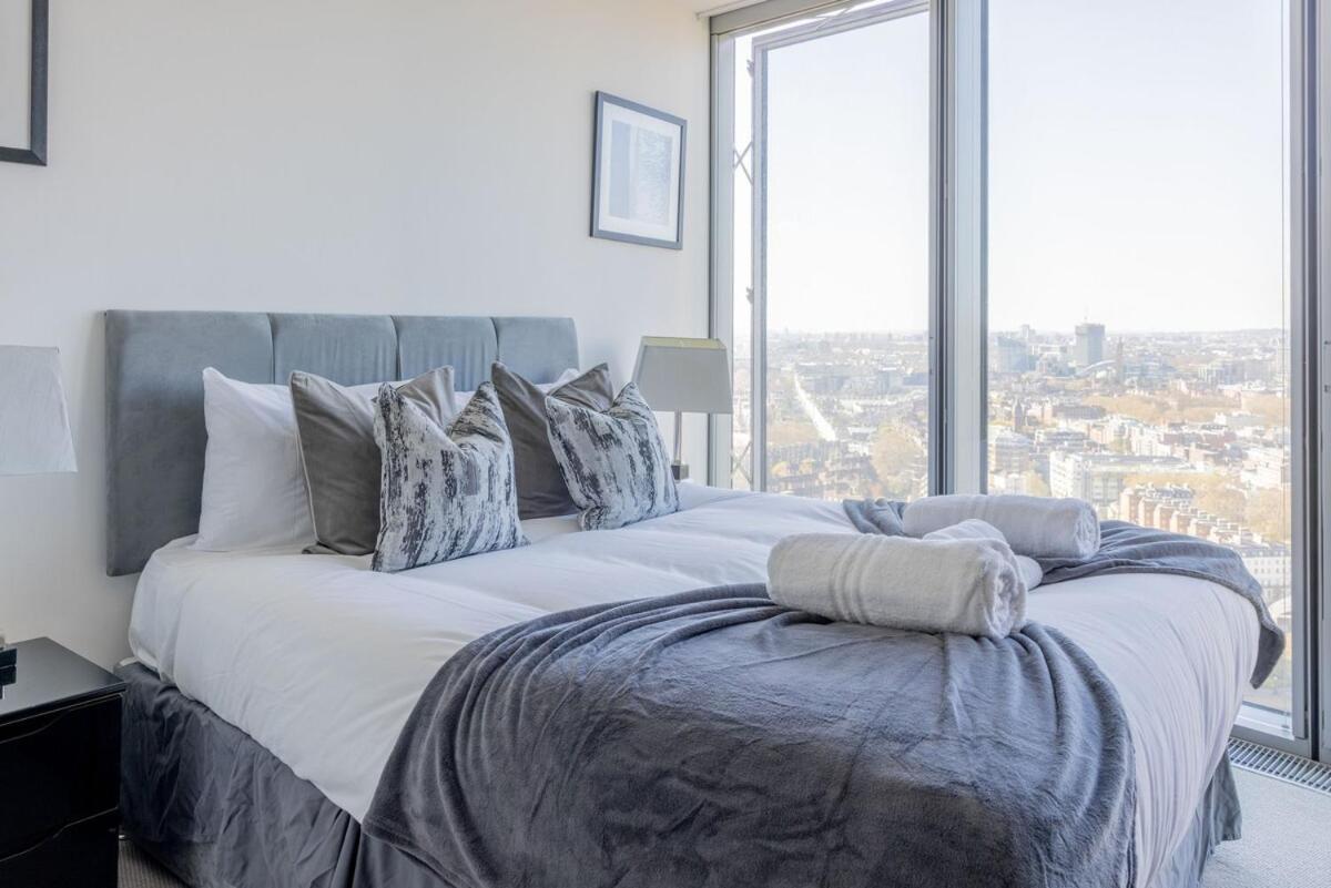 Luxury With Pool, Gym, Spa, Free Parking 3 Bedroom Londra