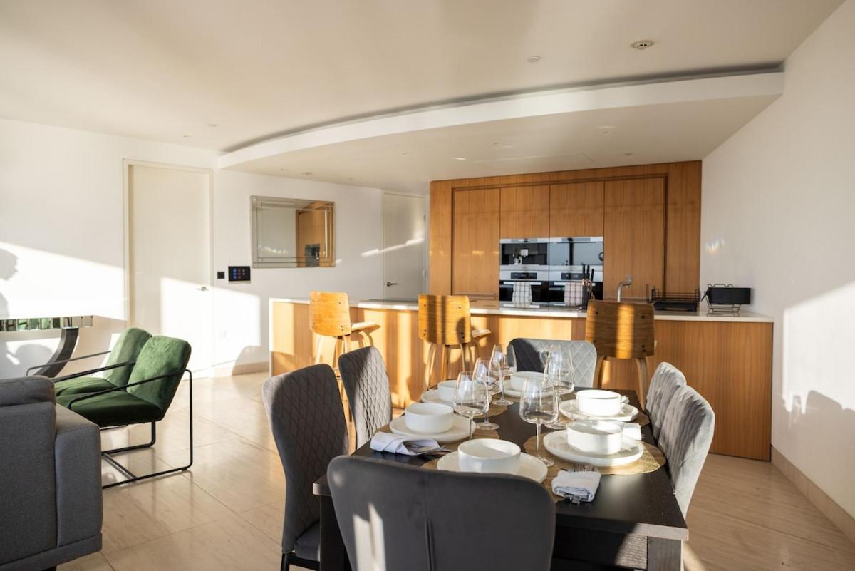 Luxury With Pool, Gym, Spa, Free Parking 3 Bedroom Appartamento Londra