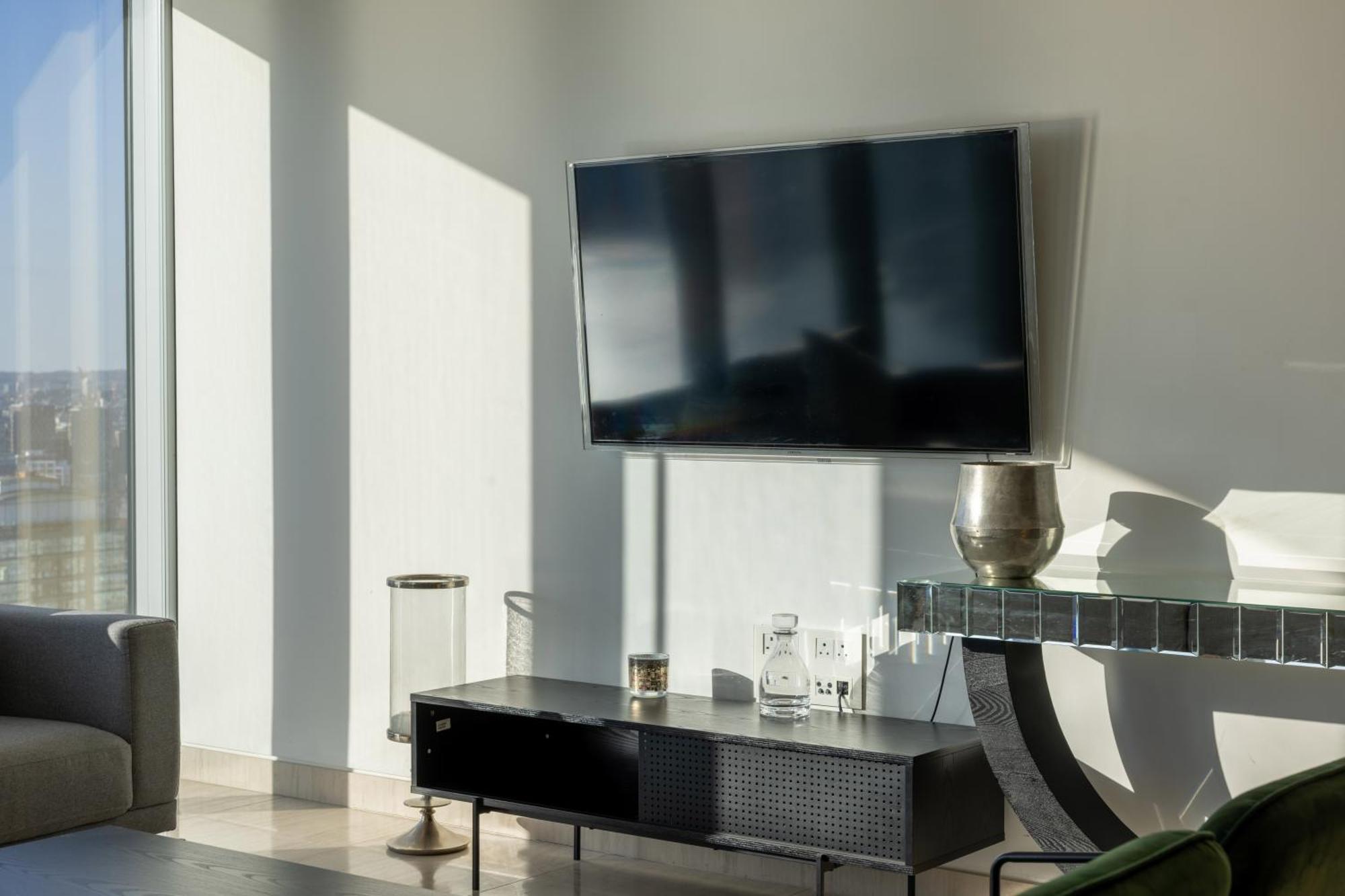 Appartamento Luxury With Pool, Gym, Spa, Free Parking 3 Bedroom Londra