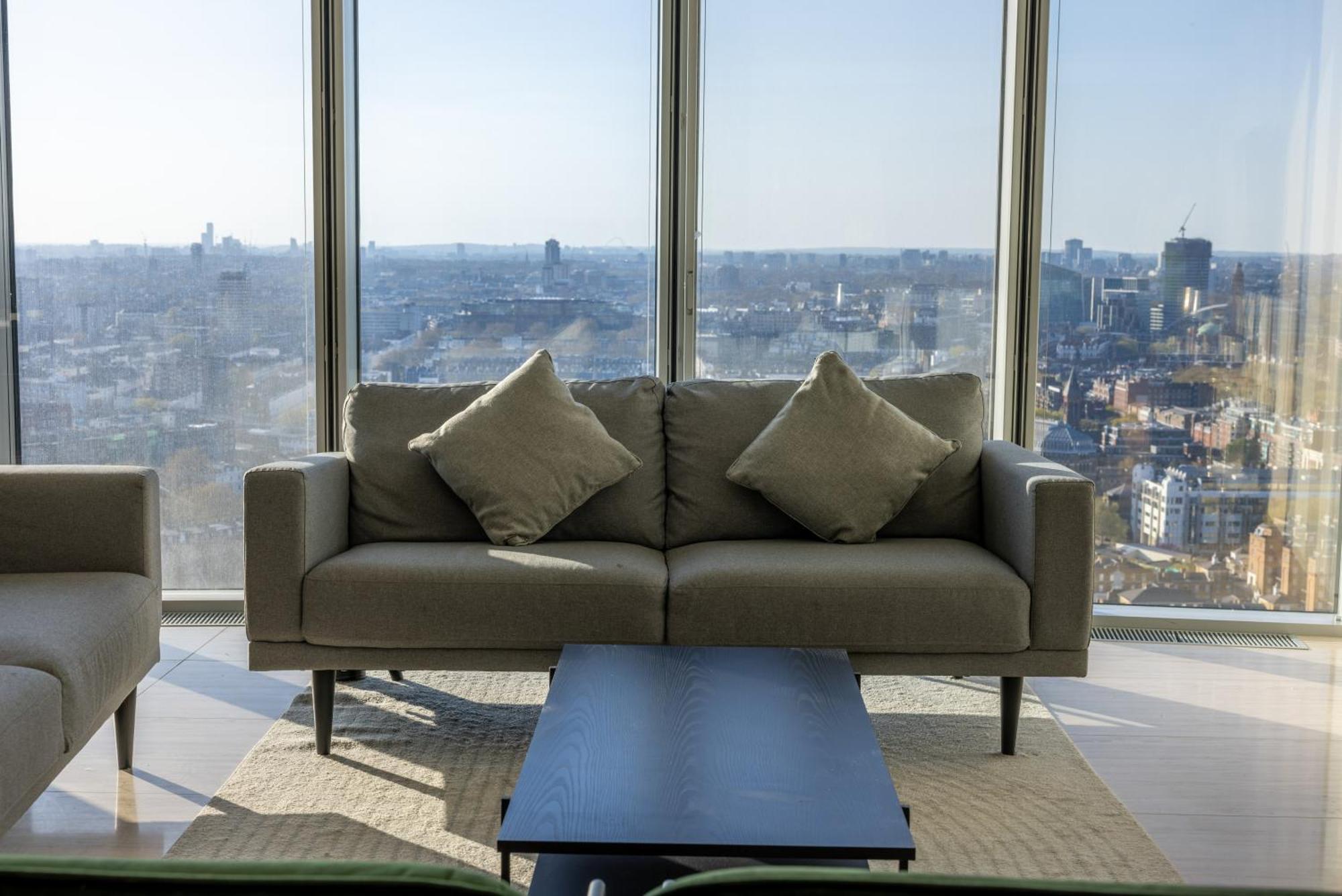 Apartment Luxury With Pool, Gym, Spa, Free Parking 3 Bedroom