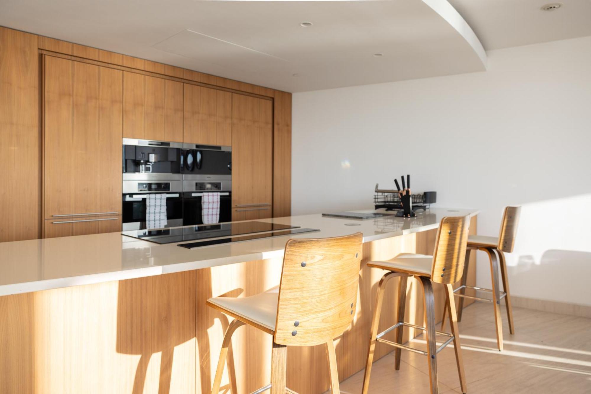 Luxury With Pool, Gym, Spa, Free Parking 3 Bedroom * Londra