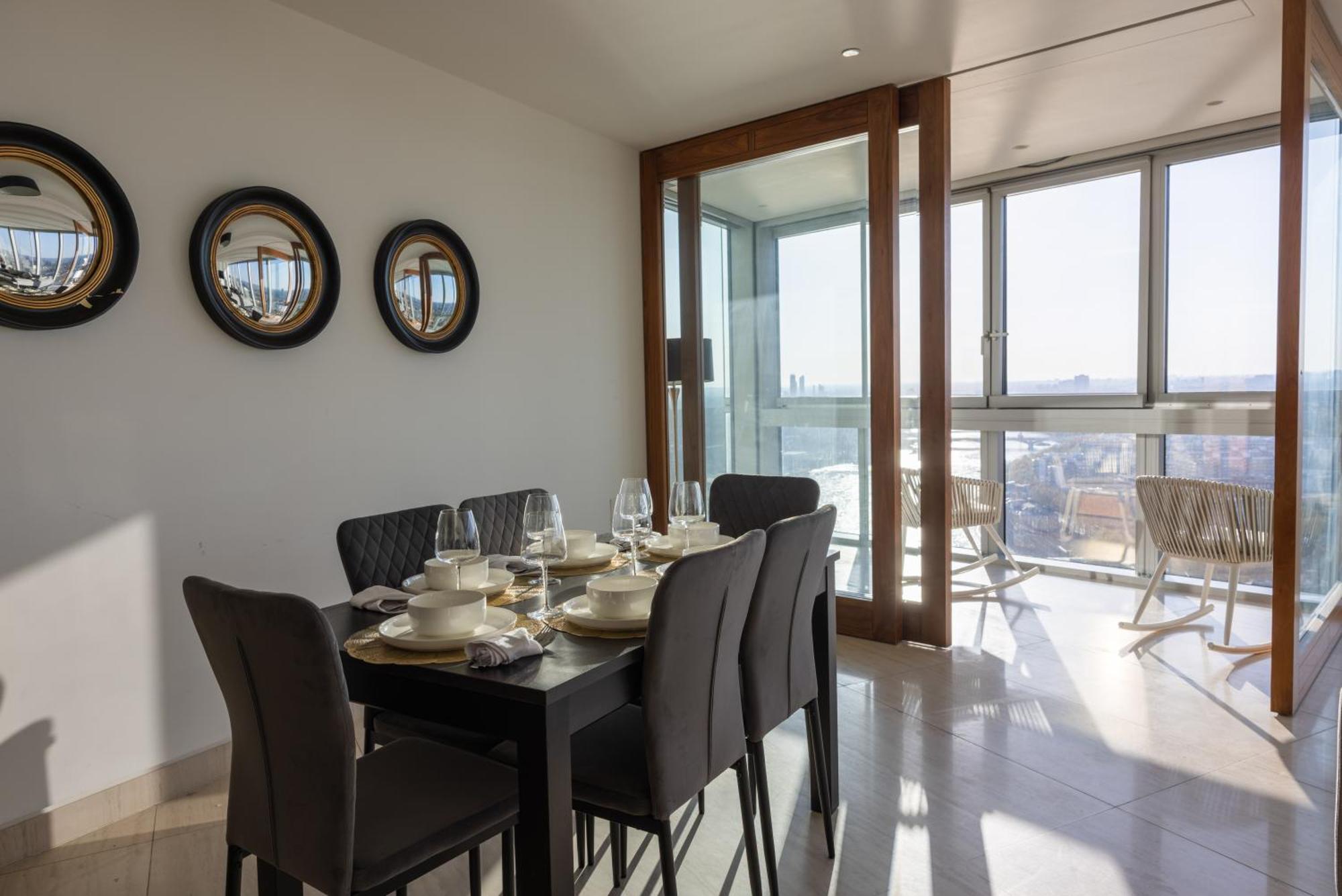 Luxury With Pool, Gym, Spa, Free Parking 3 Bedroom Appartamento *