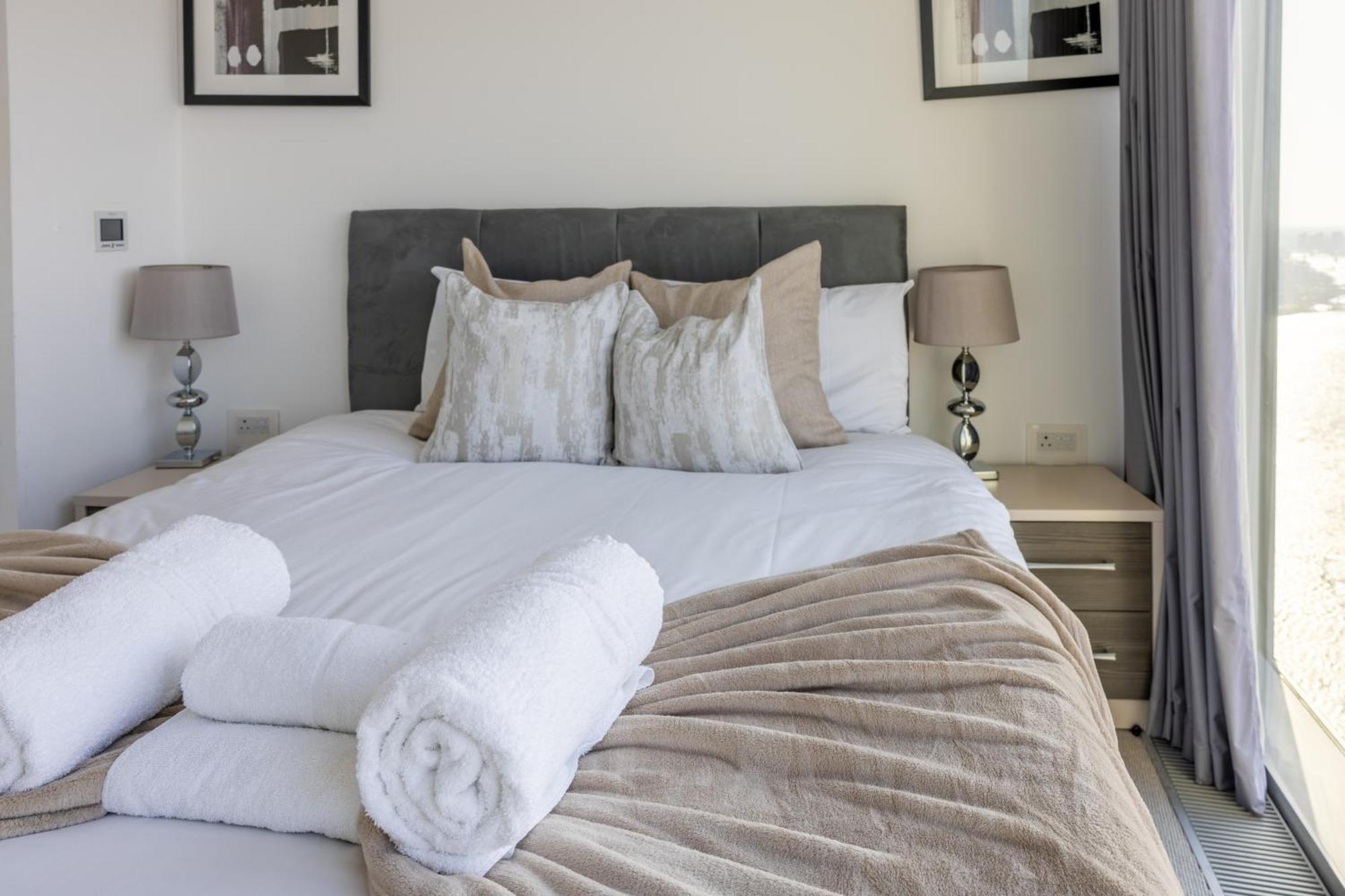 Luxury With Pool, Gym, Spa, Free Parking 3 Bedroom Appartamento Londra