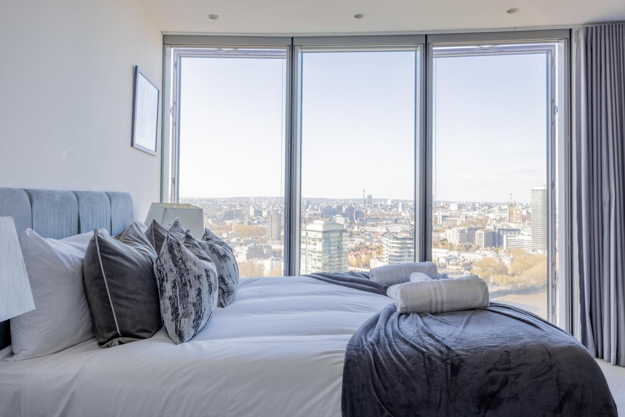 Luxury With Pool, Gym, Spa, Free Parking 3 Bedroom Appartamento Londra
